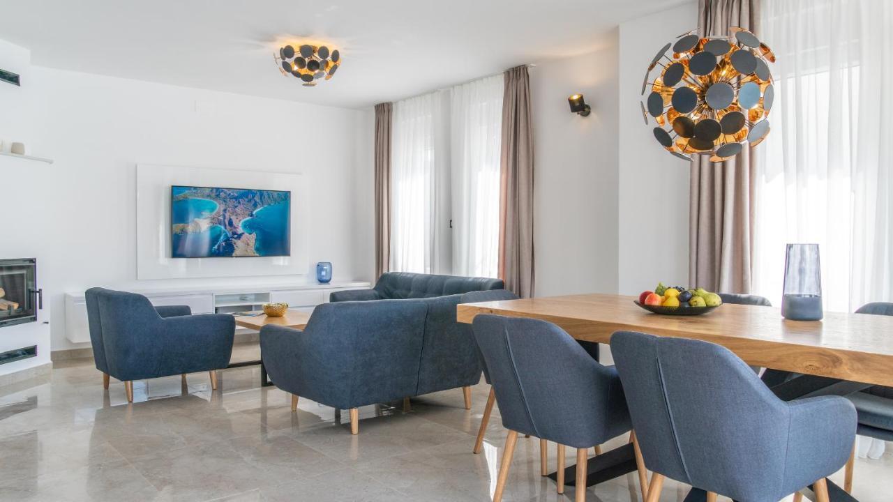 Villa Dea - Dein Rueckzugsort Am Meer Mit Beheiztem Pool Vrsi Exteriör bild