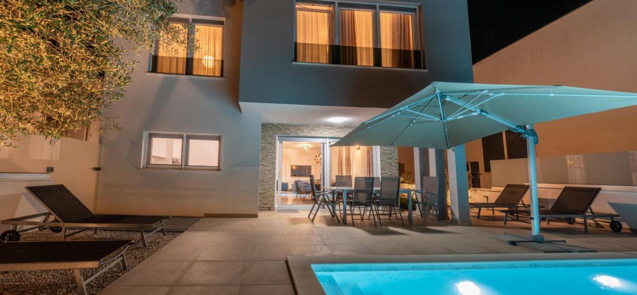 Villa Dea - Dein Rueckzugsort Am Meer Mit Beheiztem Pool Vrsi Exteriör bild