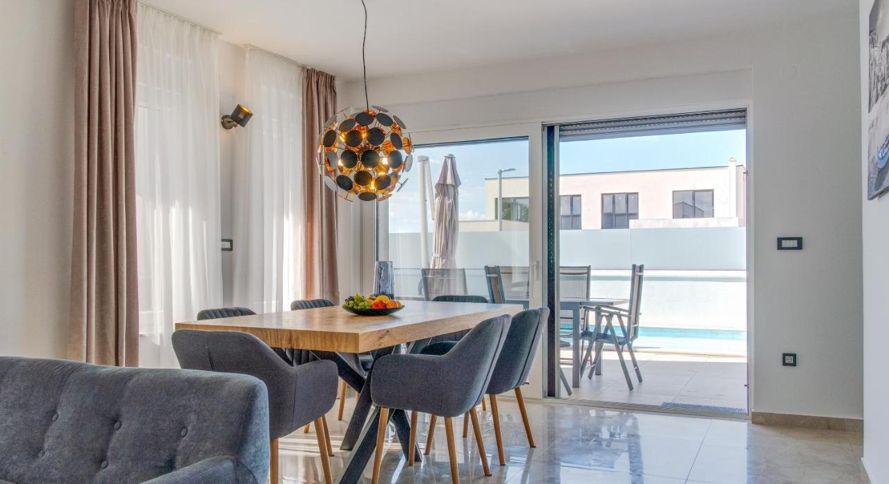 Villa Dea - Dein Rueckzugsort Am Meer Mit Beheiztem Pool Vrsi Exteriör bild